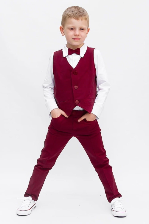 Maciek kamizelka bordowa na guziki.jpg