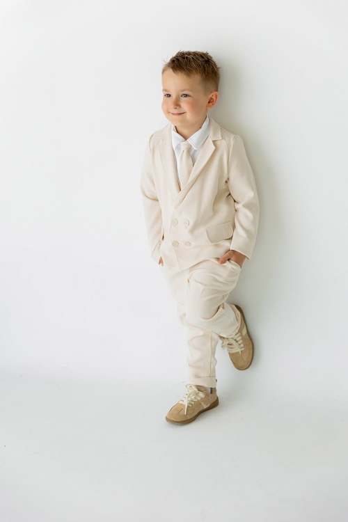 beżowy garnitur dla chłopca elegancki  (1).jpg