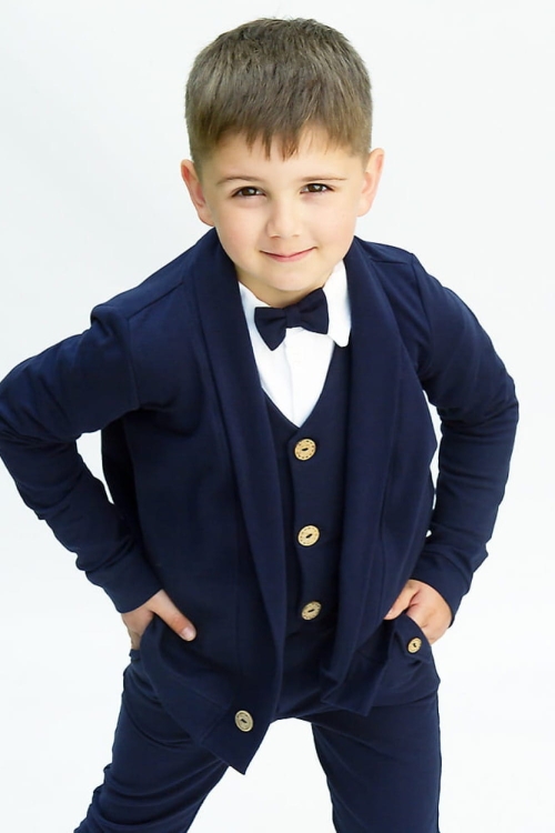 blezer-granatowy-sweter-dla-chlopca.webp