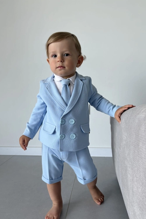 kasjan błękitny garnitur elegancki.jpg