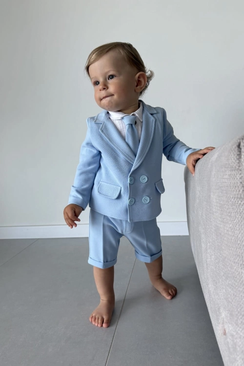 kasjan błękitny garnitur na chrzest.jpg